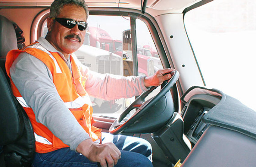 Foto de chofer en camión
